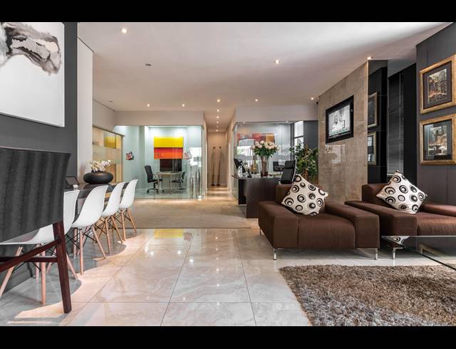 205M² OFFICE FOR SALE IN CAPE TOWN CITY CENTRE